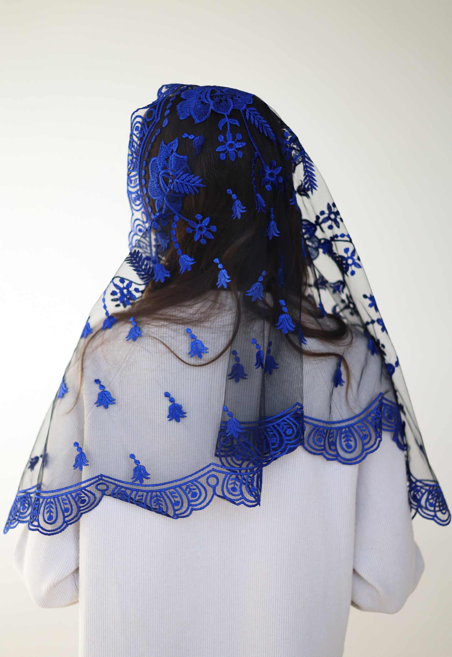 BLUE VEIL WITH BLACK TULLE - MariaVeils