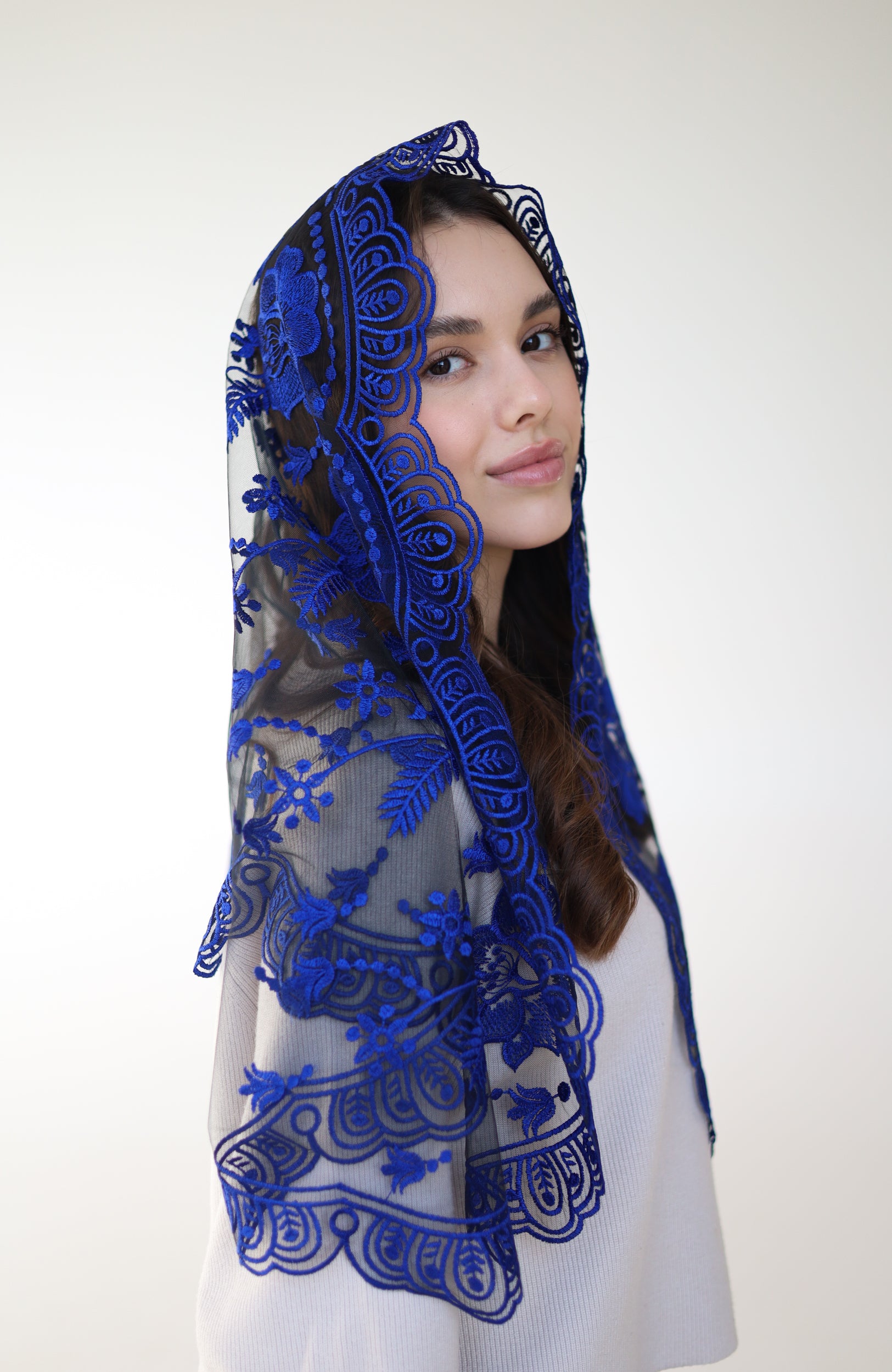 BLUE VEIL WITH BLACK TULLE - MariaVeils
