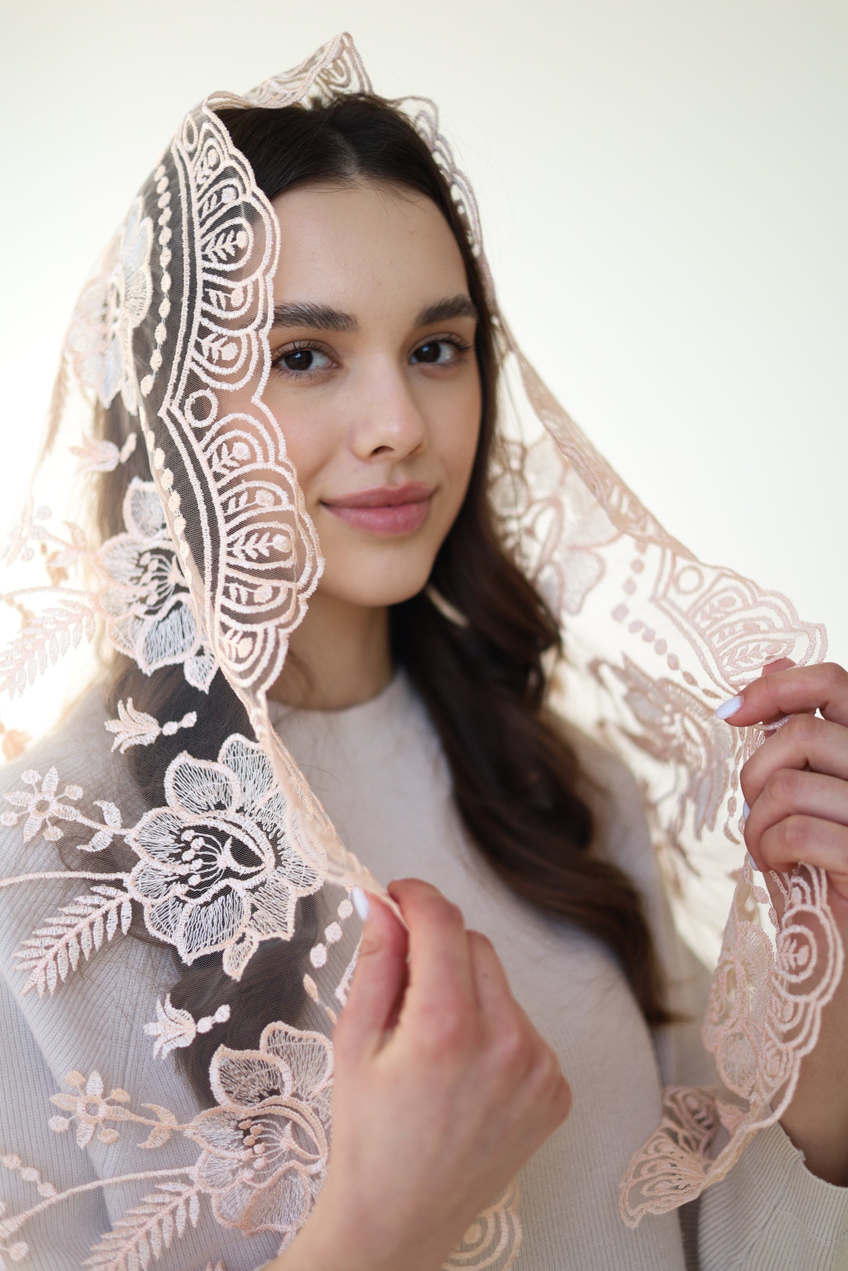 LONG PEACH MANTILLA - MariaVeils