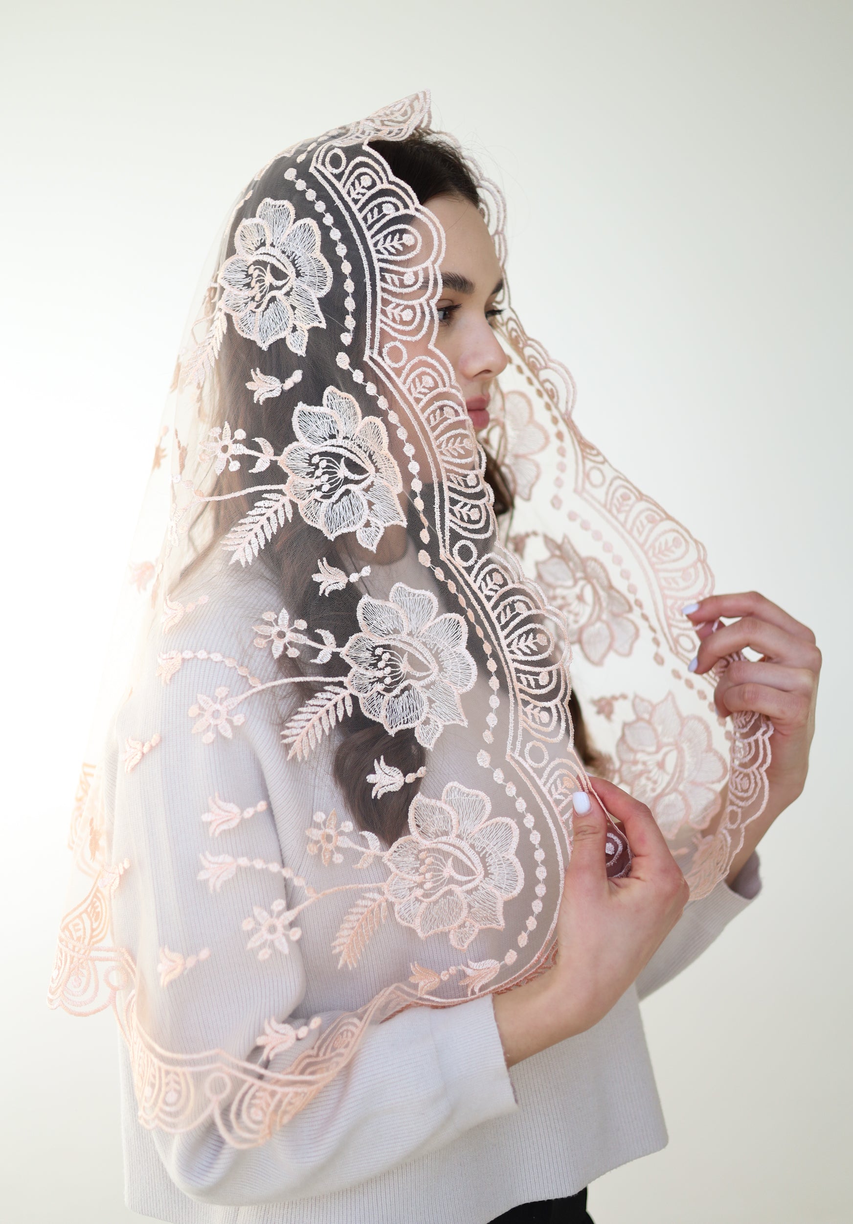 LONG PEACH MANTILLA - MariaVeils