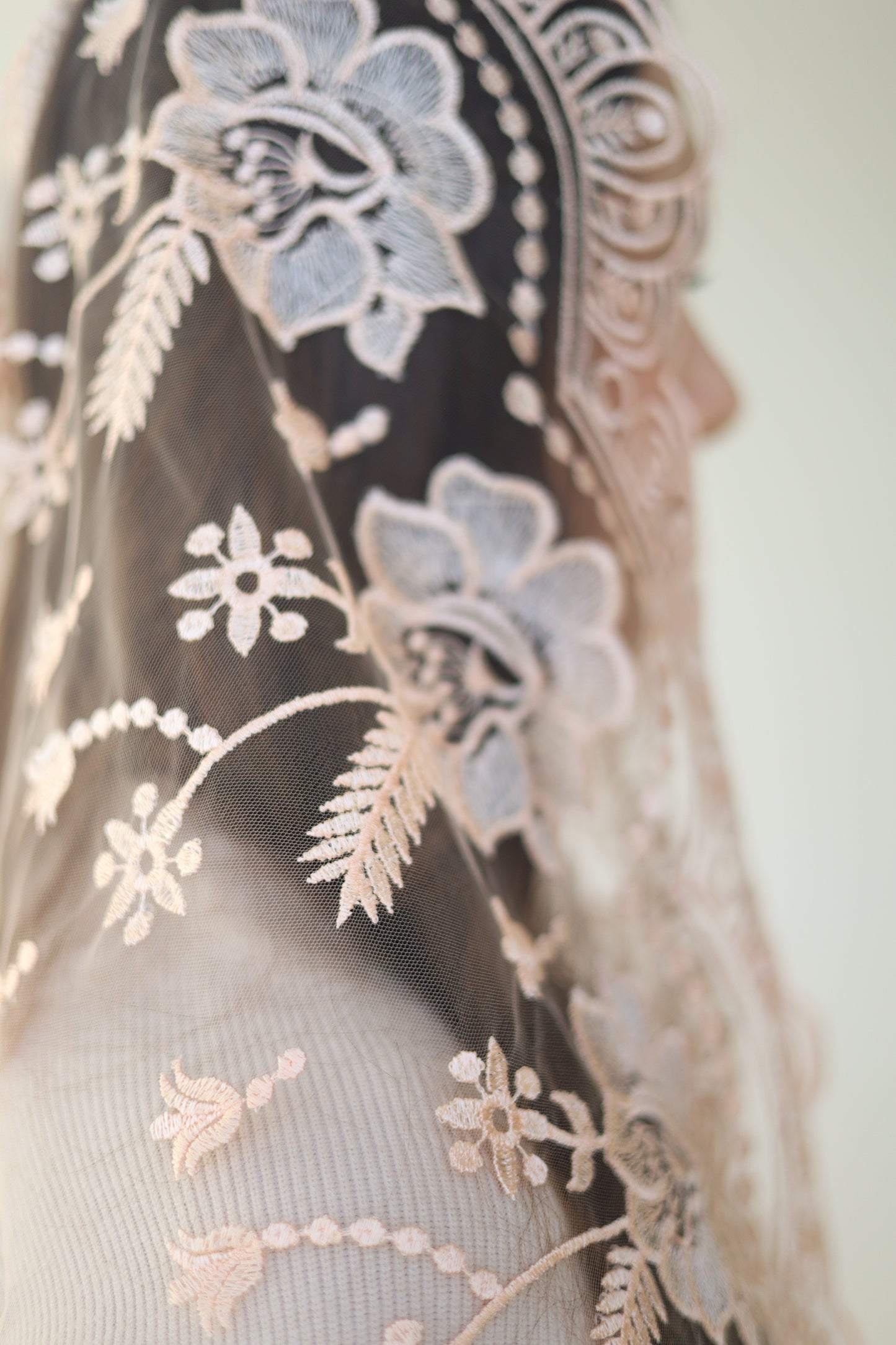 LONG PEACH MANTILLA - MariaVeils
