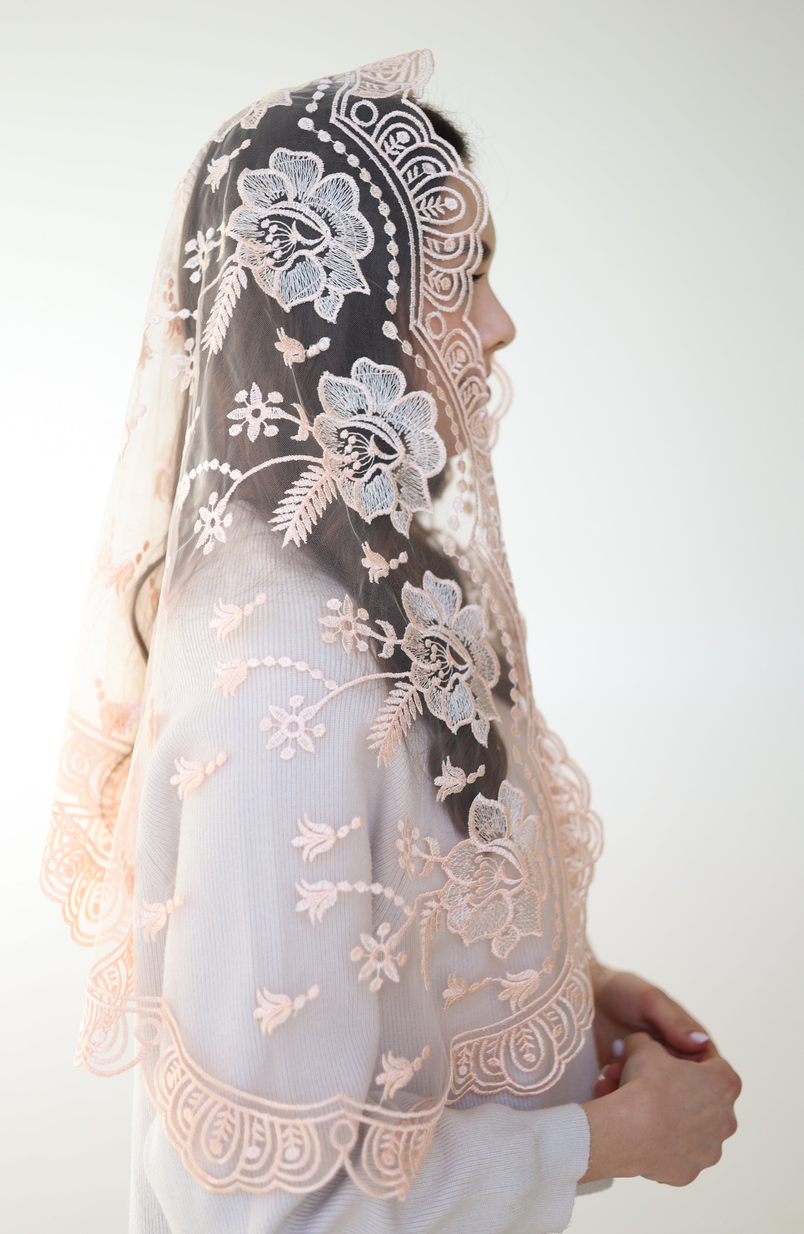 LONG PEACH MANTILLA - MariaVeils