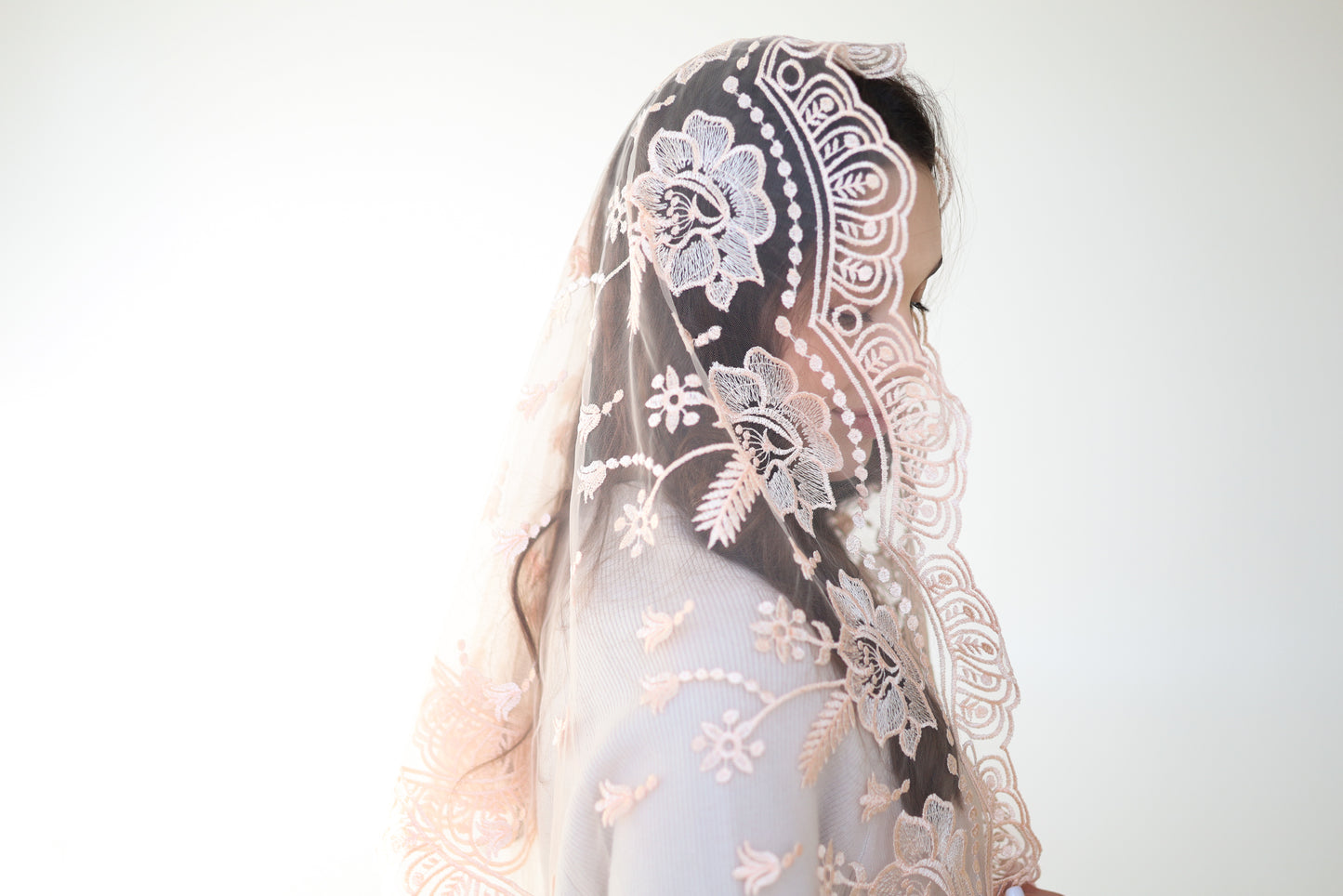 LONG PEACH MANTILLA - MariaVeils