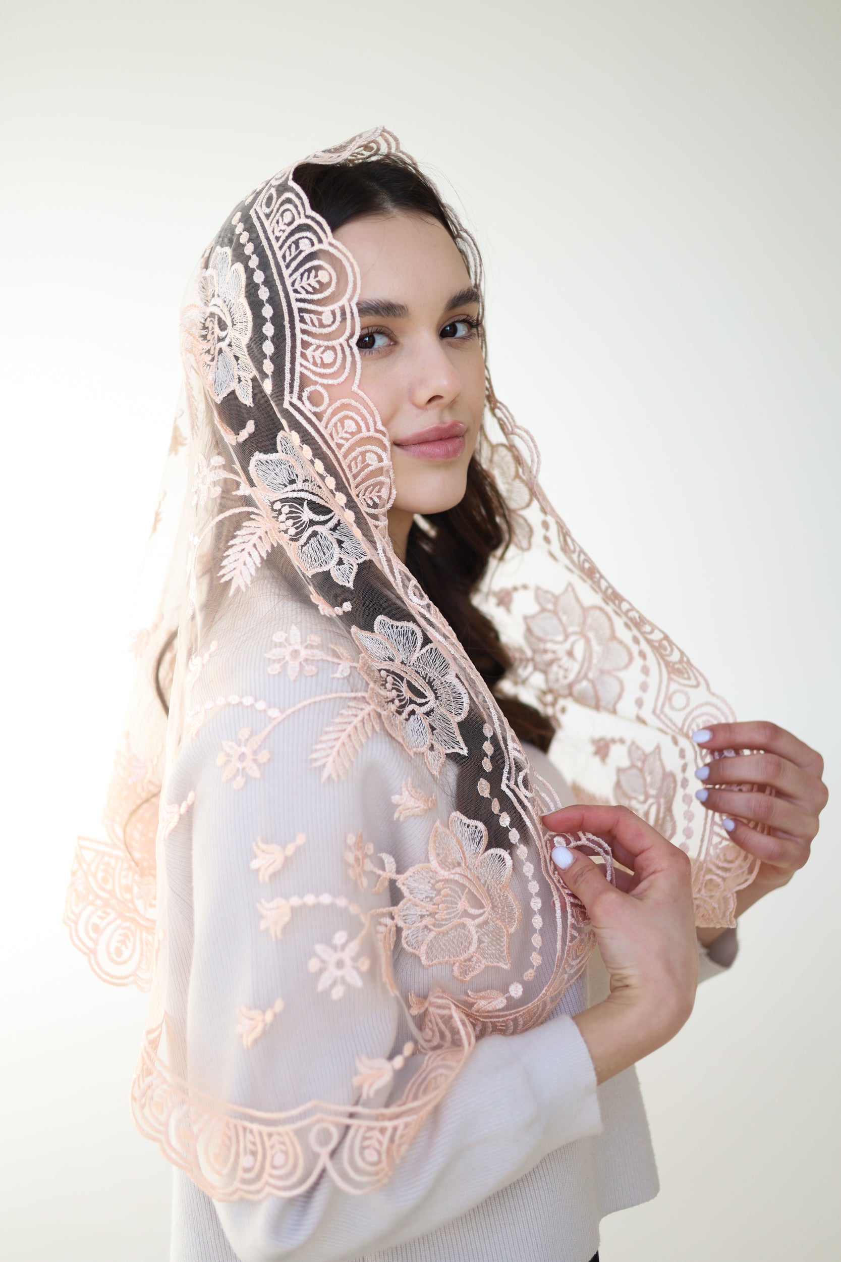 LONG PEACH MANTILLA - MariaVeils