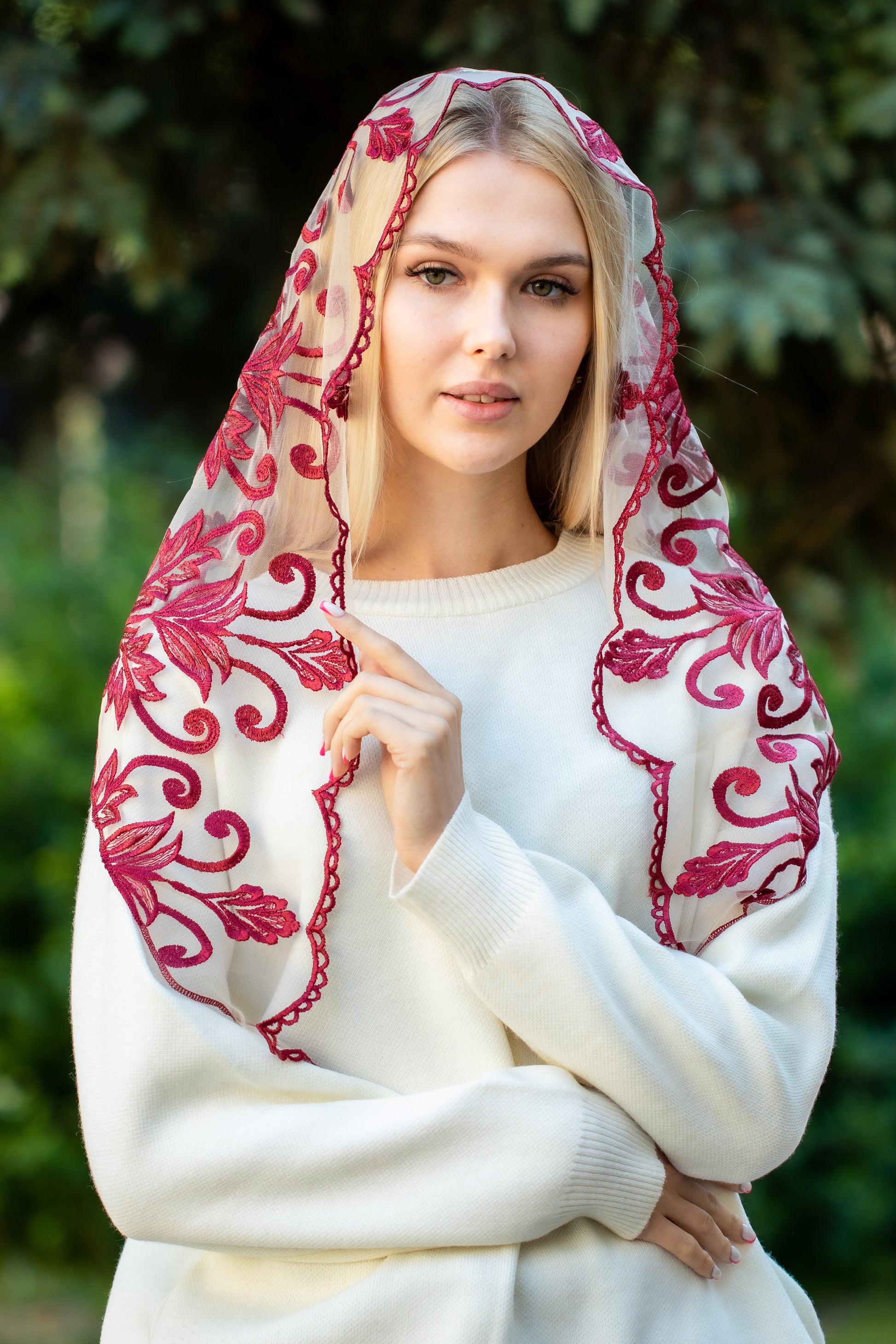 TRIANGLE GOLD MANTILLA - MariaVeils
