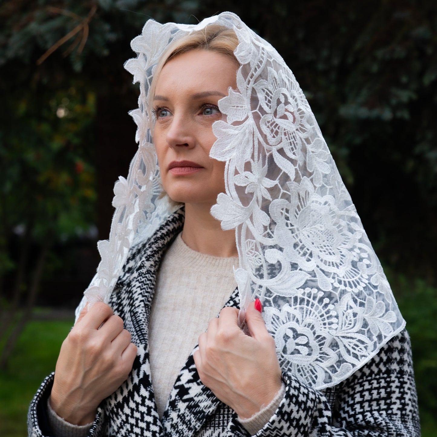 NEW! Floral Ivory Veil - MariaVeils