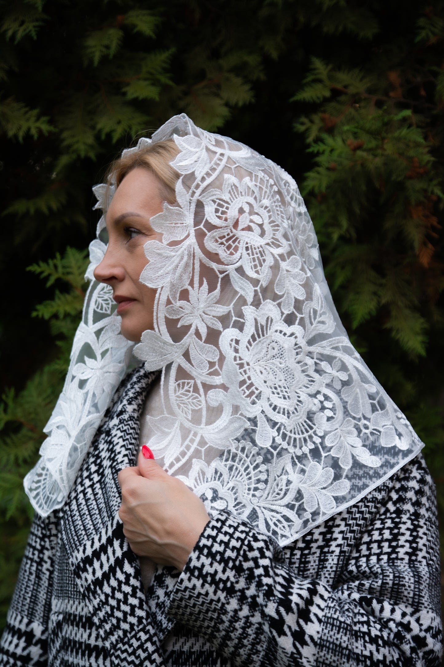 NEW! Floral Ivory Veil - MariaVeils