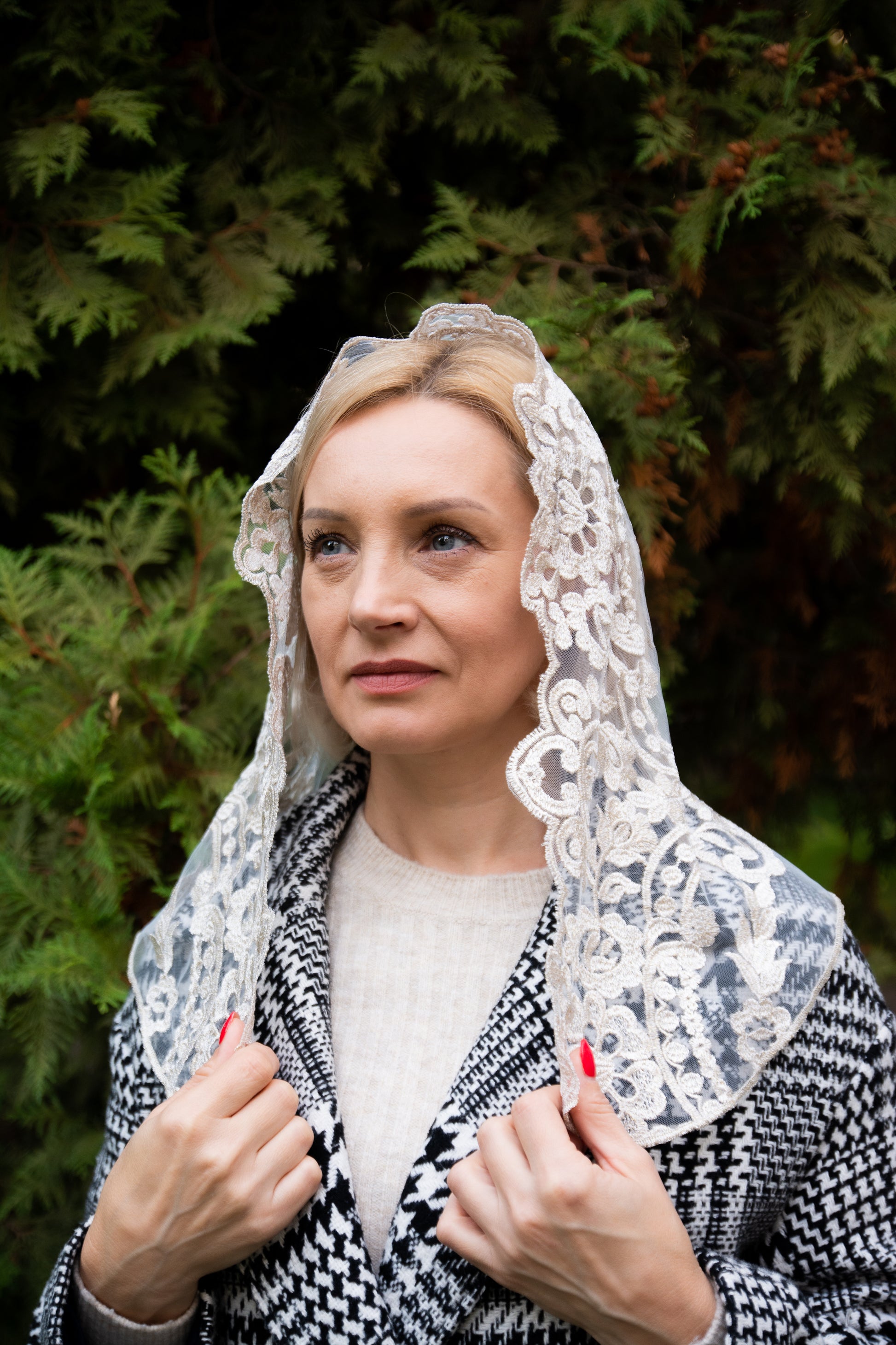 New! Ivory Mantilla - MariaVeils