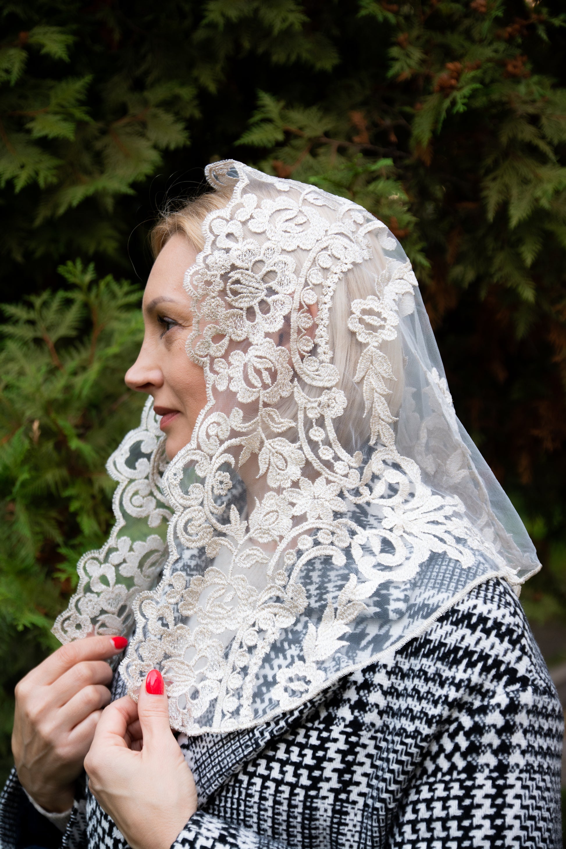 New! Ivory Mantilla - MariaVeils