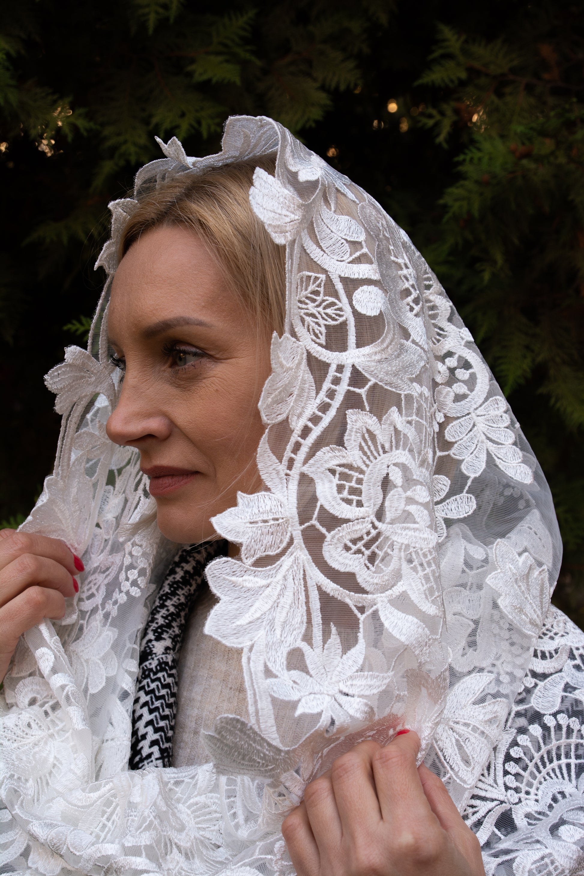 NEW!! Floral Infinity Mantilla - MariaVeils