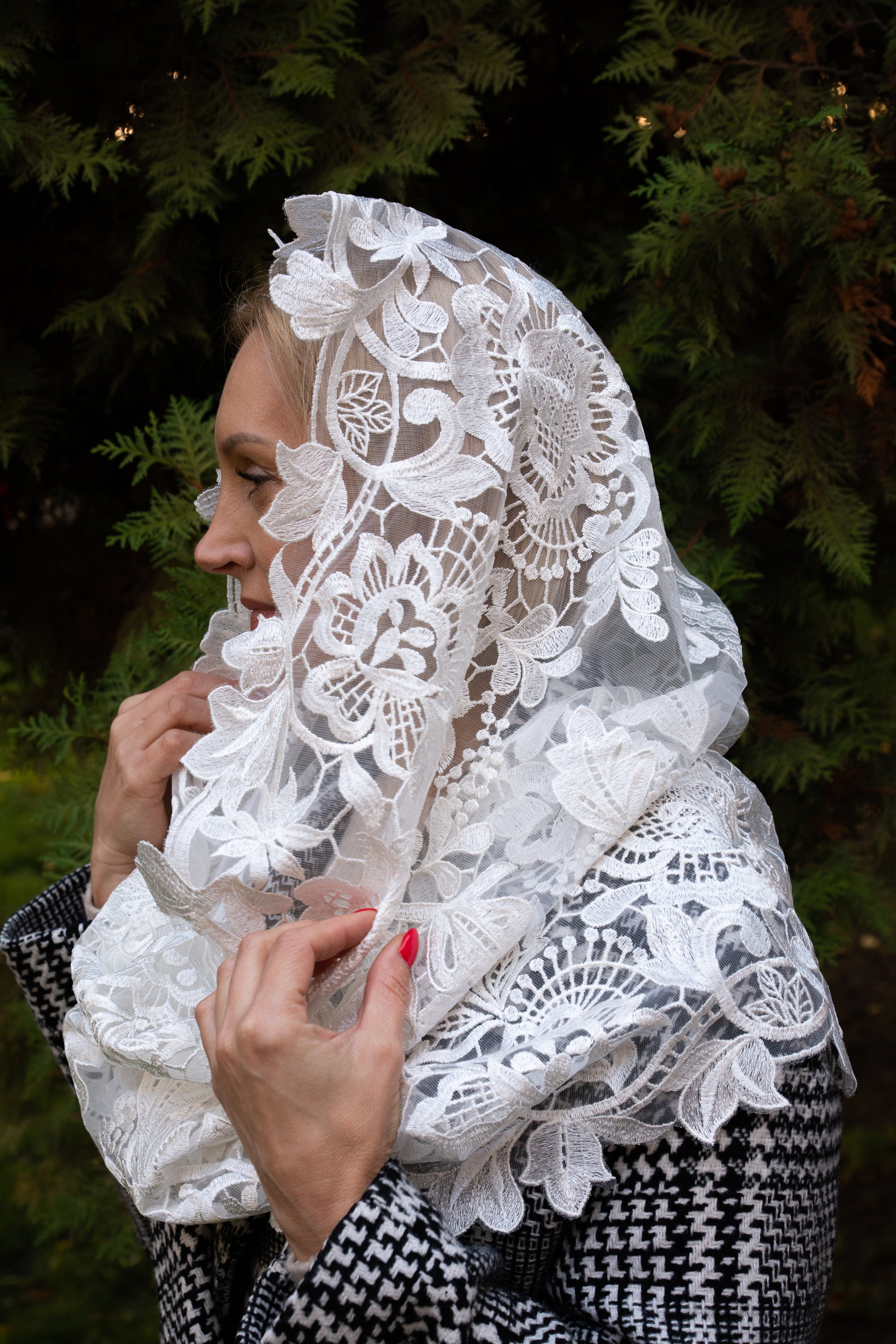 NEW!! Floral Infinity Mantilla - MariaVeils