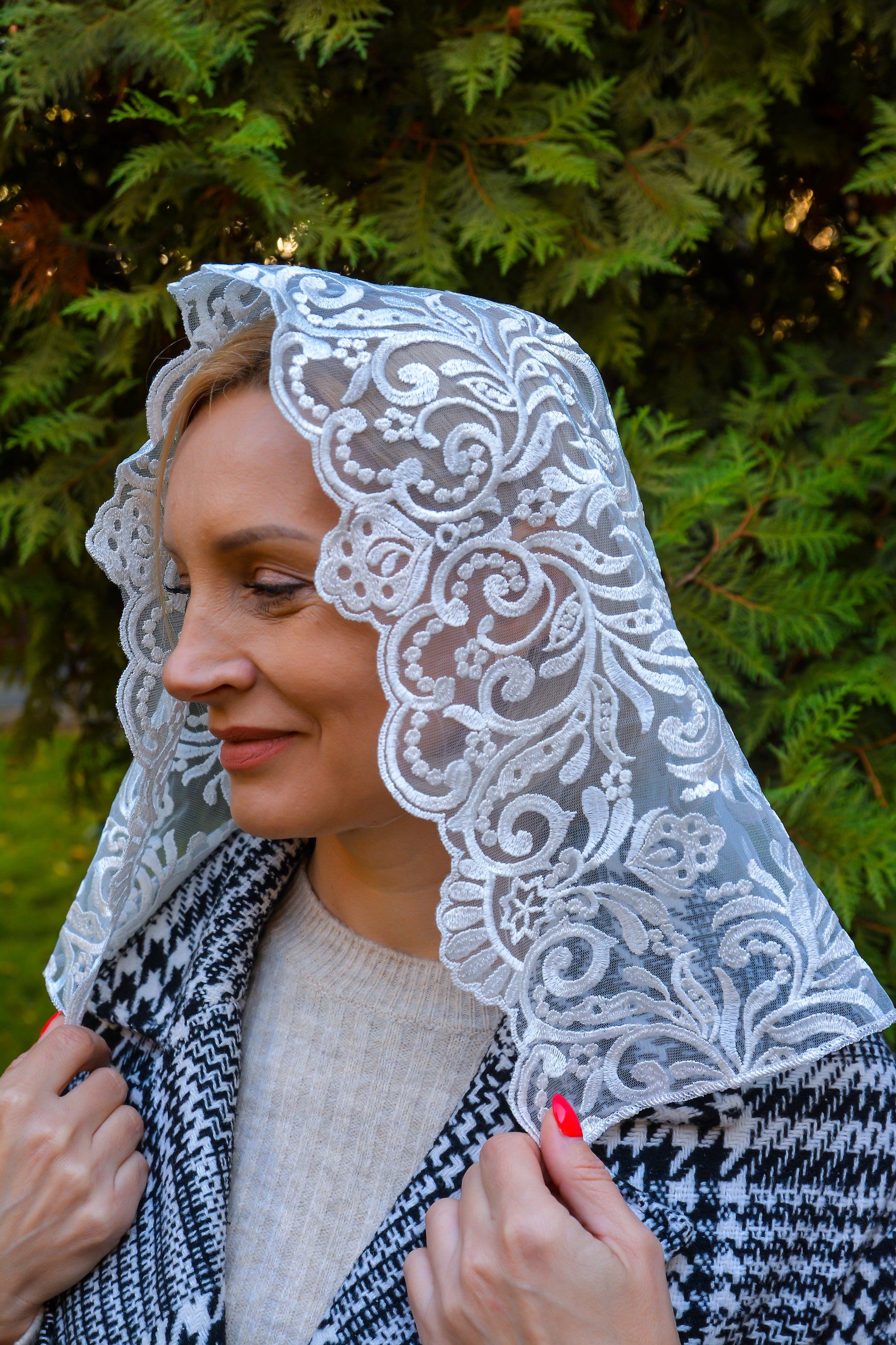 NEW!! Ivory Floral Veil - MariaVeils