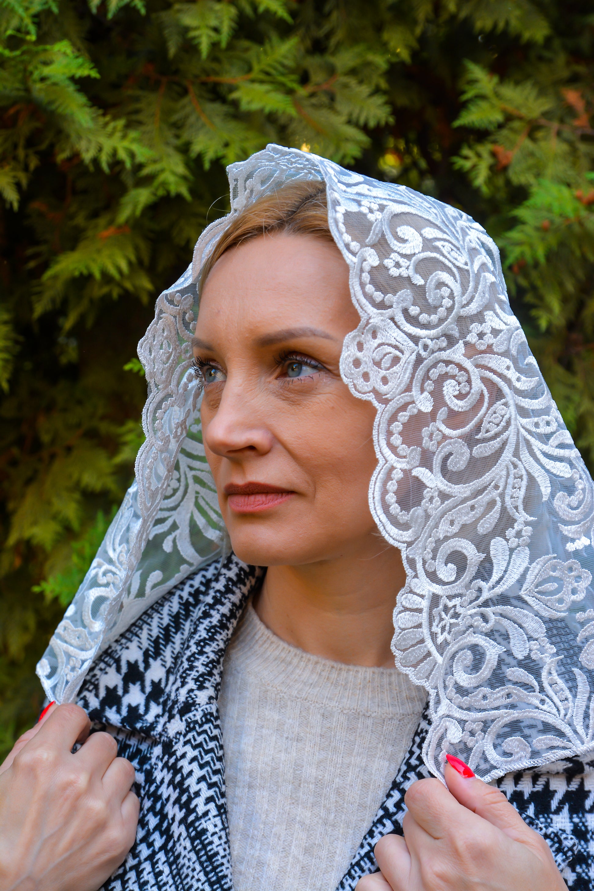 NEW!! Ivory Floral Veil - MariaVeils