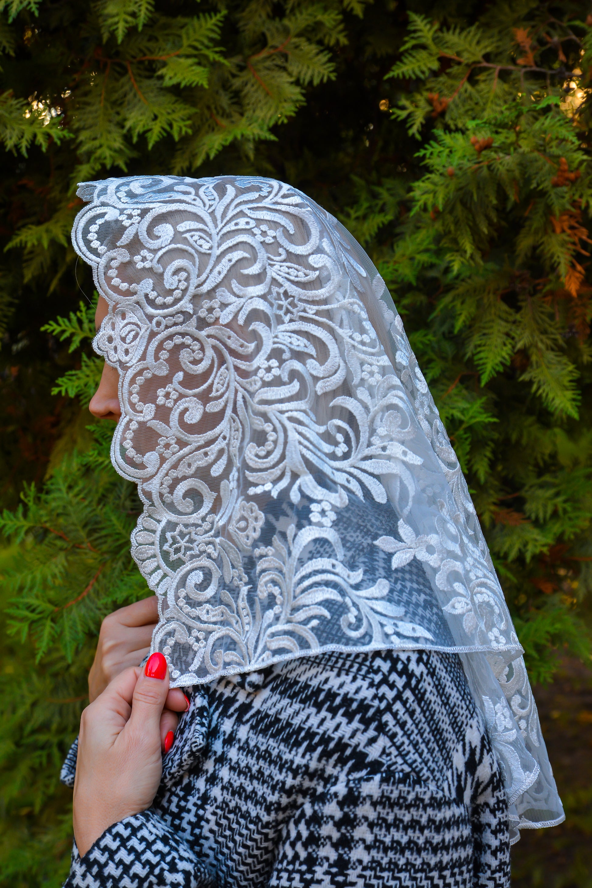 NEW!! Ivory Floral Veil - MariaVeils