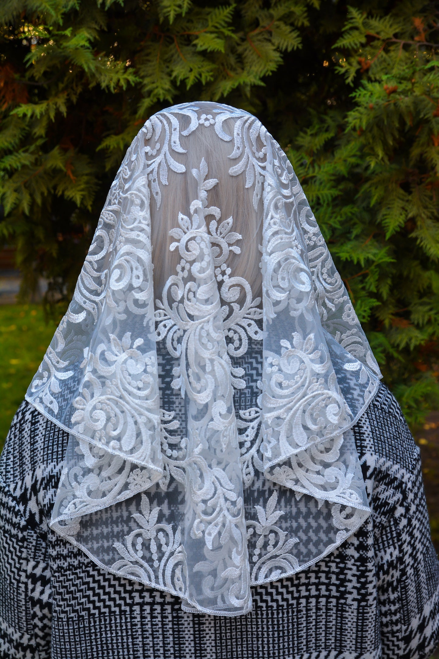 NEW!! Ivory Floral Veil - MariaVeils