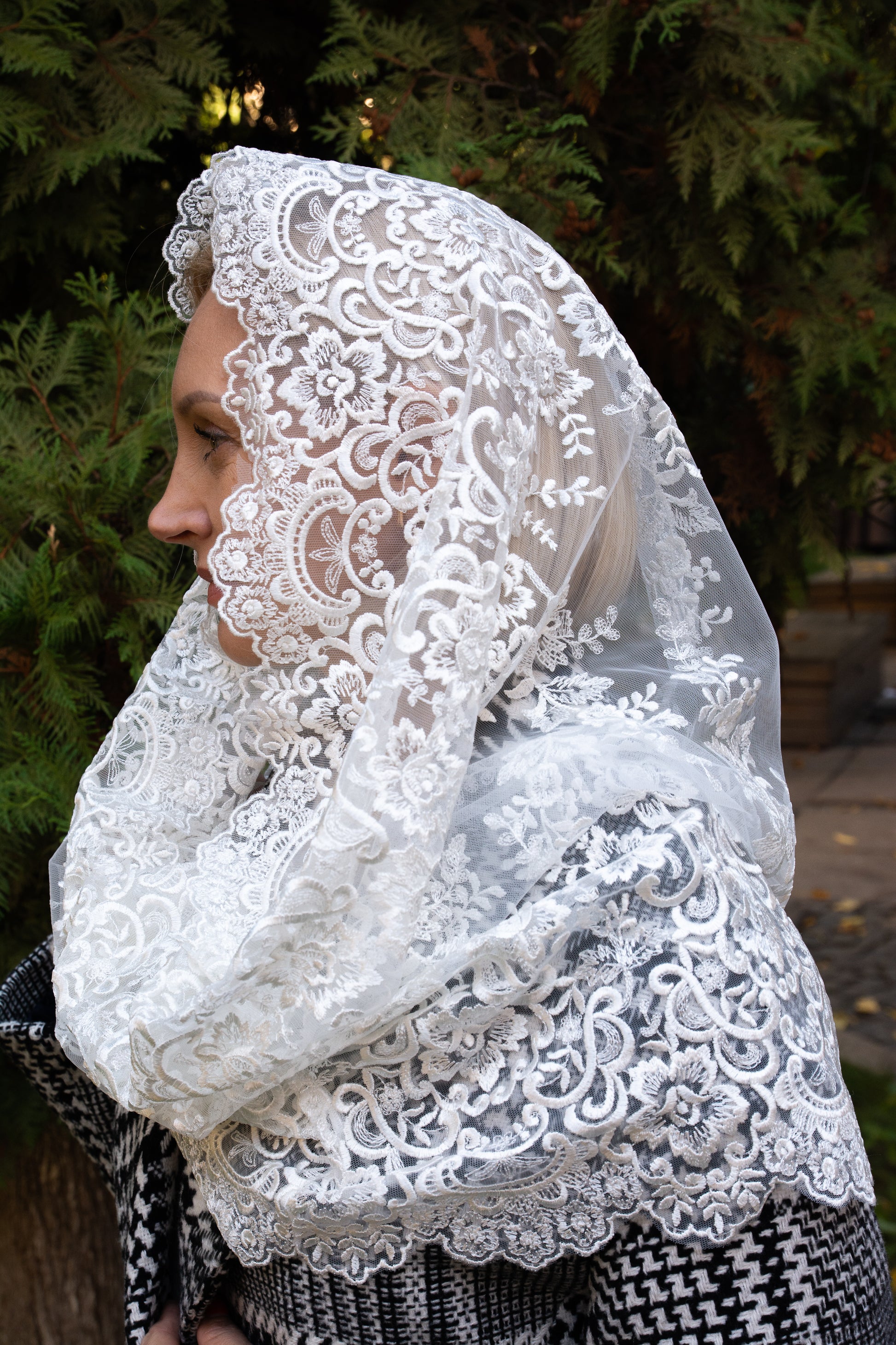 NEW!! Infinity Ivory Mantilla - MariaVeils