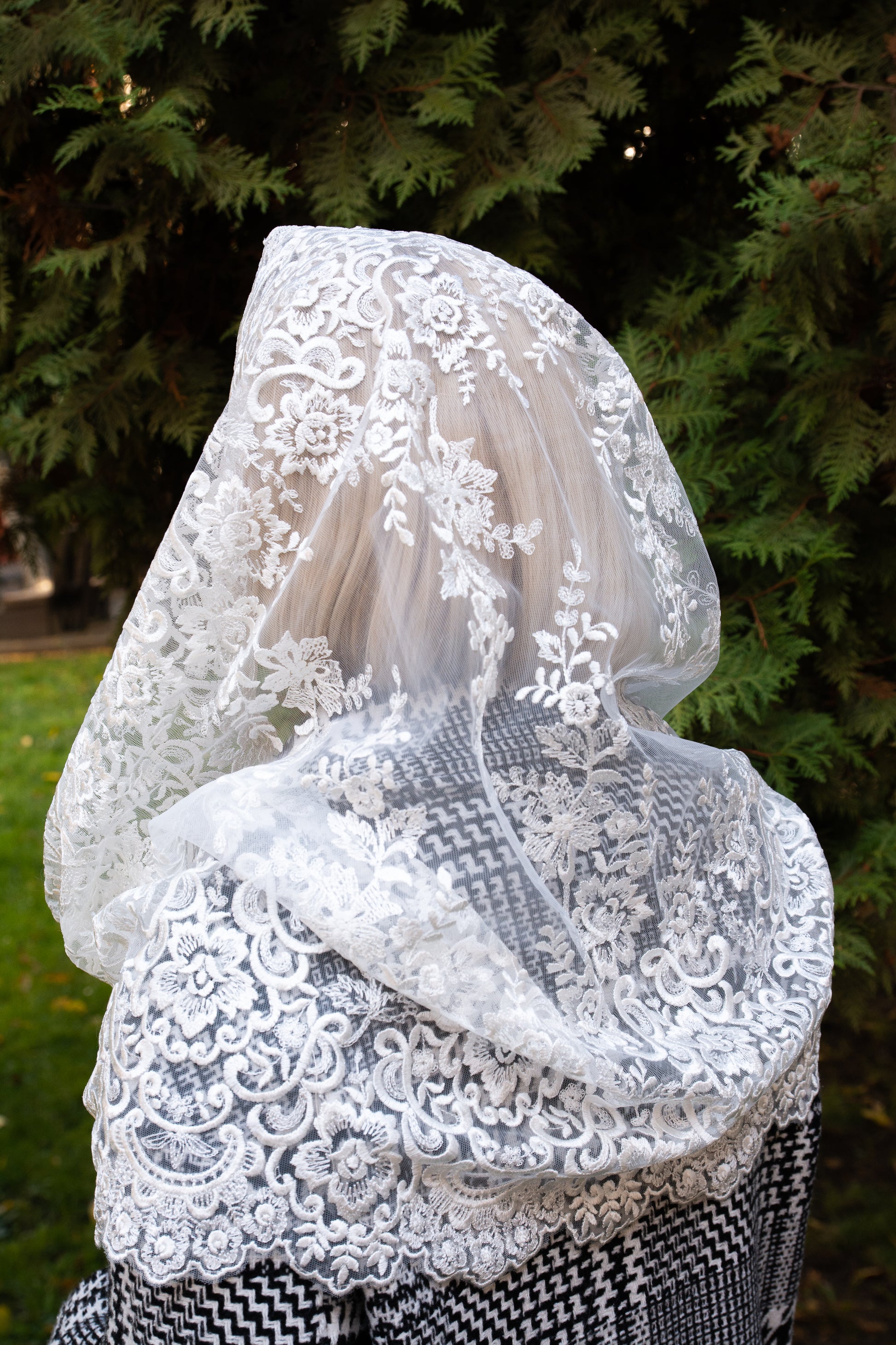NEW!! Infinity Ivory Mantilla - MariaVeils