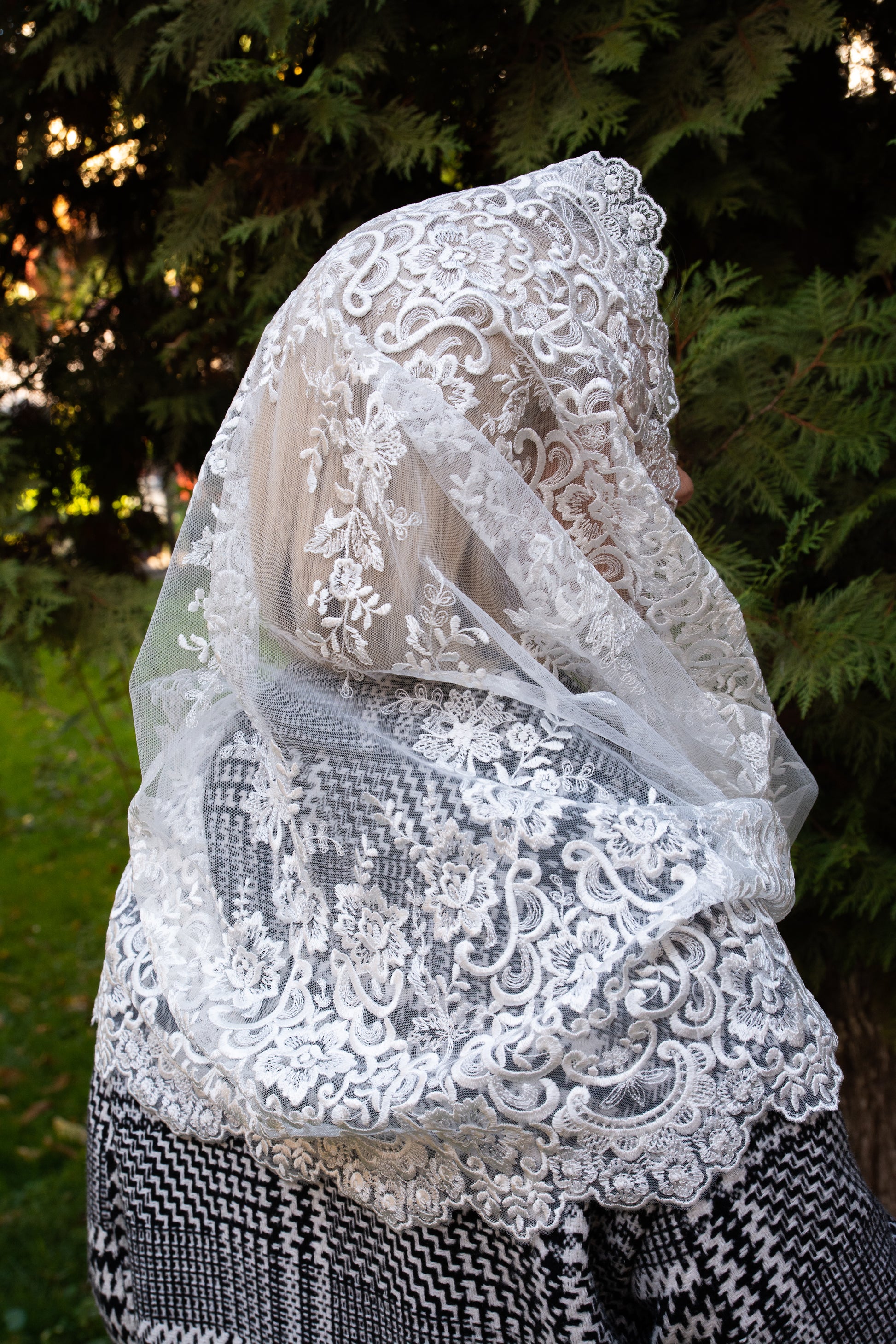 NEW!! Infinity Ivory Mantilla - MariaVeils