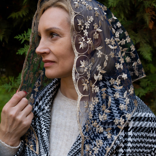 Triangle Floral Veil - MariaVeils
