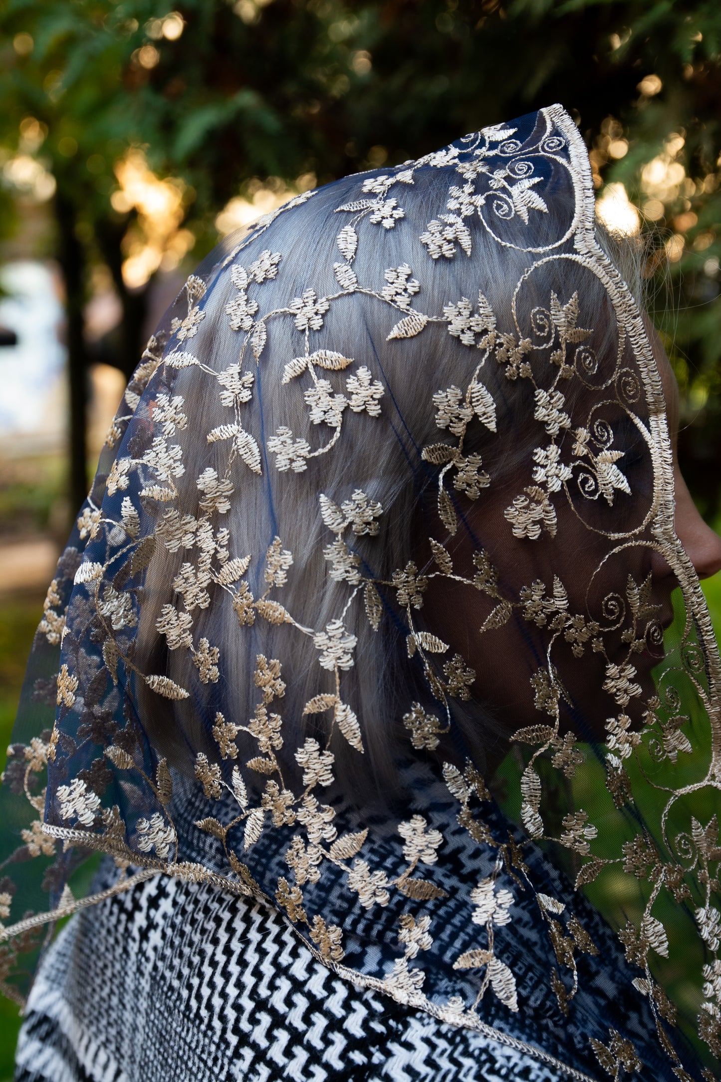 Triangle Floral Veil - MariaVeils