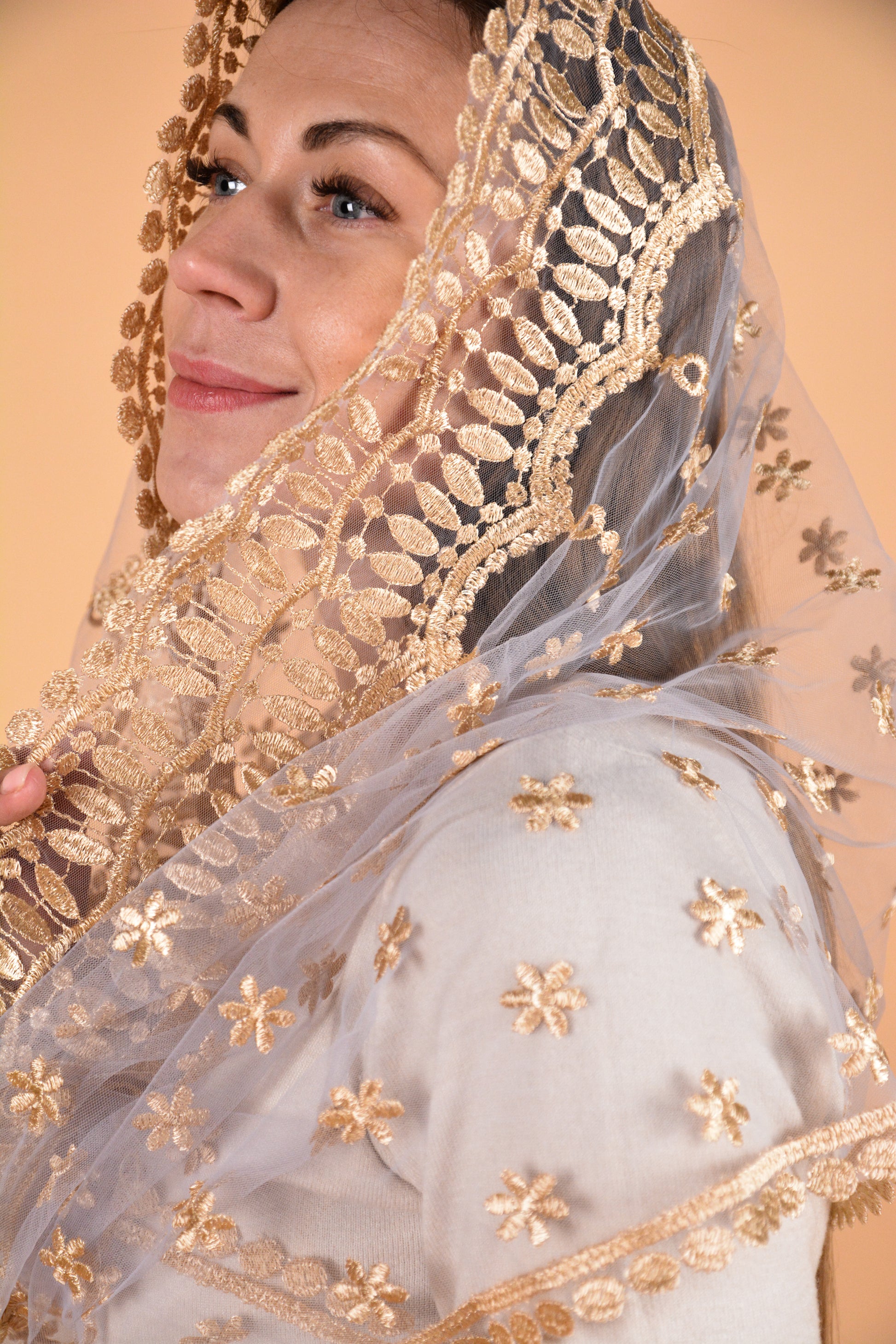 Gold Infinity Lace - MariaVeils