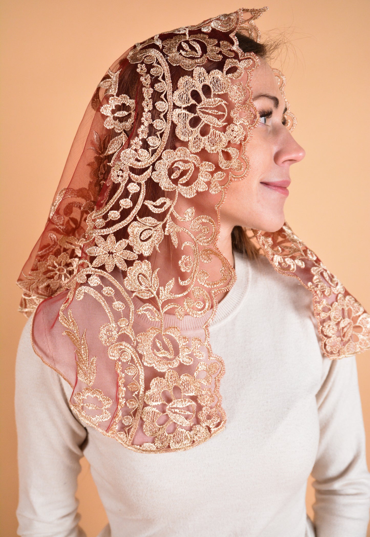 Short Lace Veil - MariaVeils