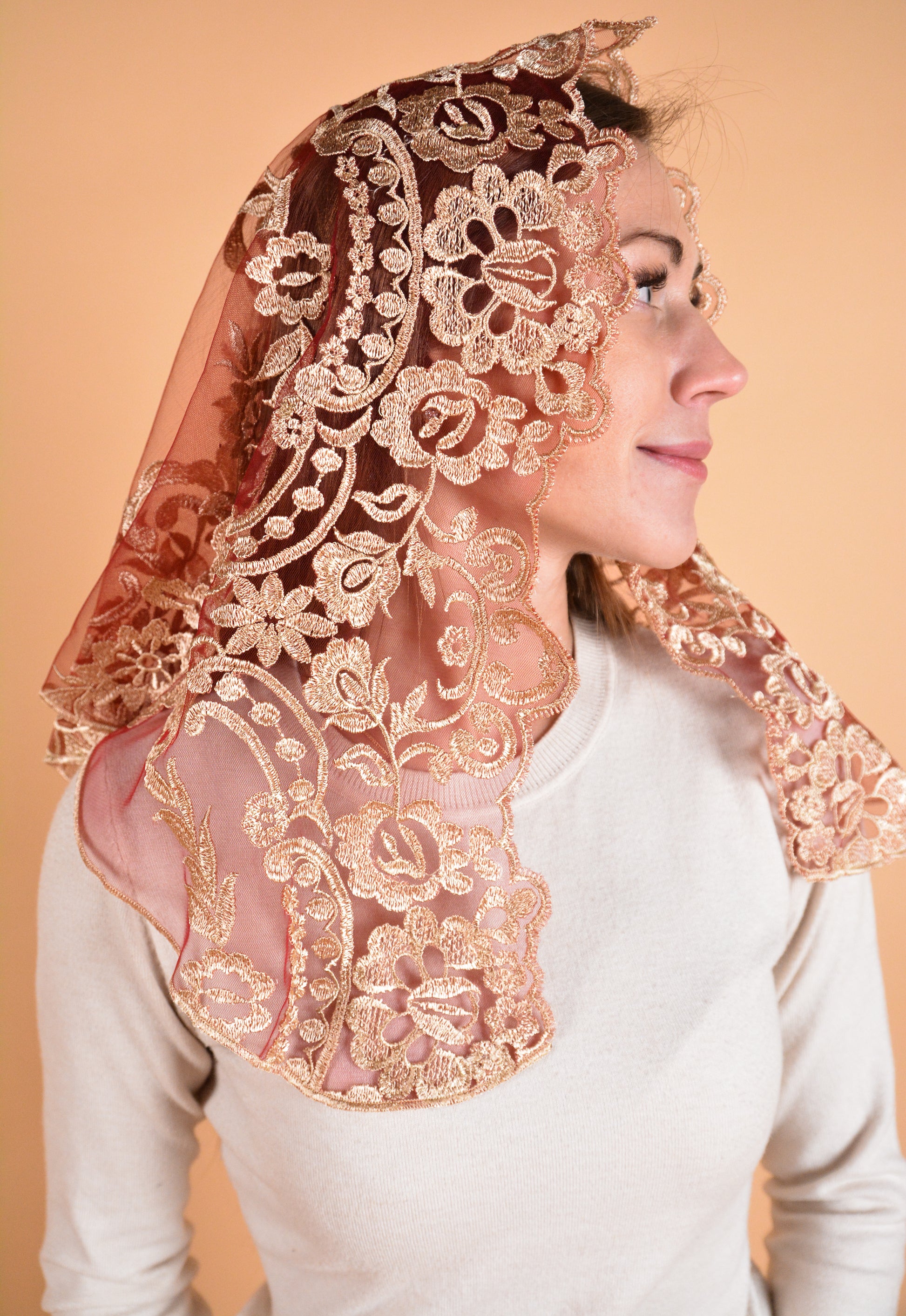 Short Lace Veil - MariaVeils