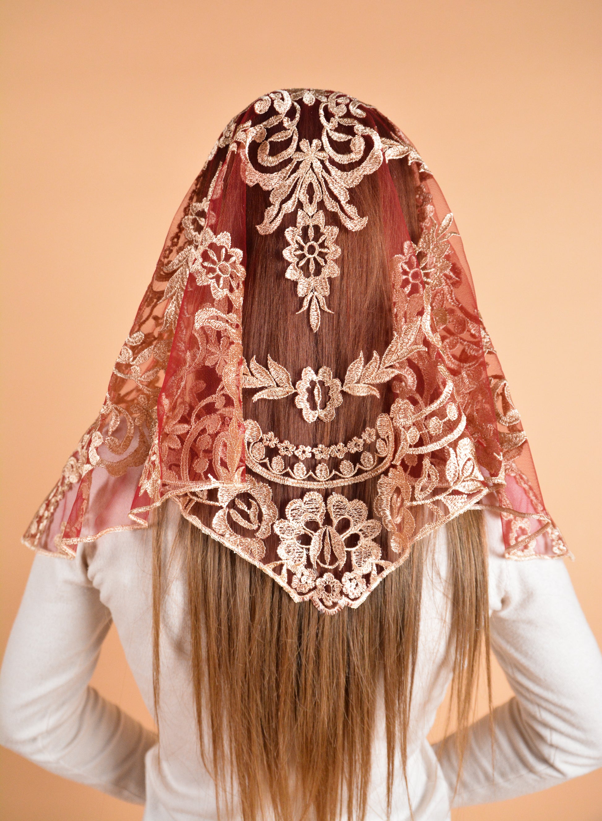 Short Lace Veil - MariaVeils