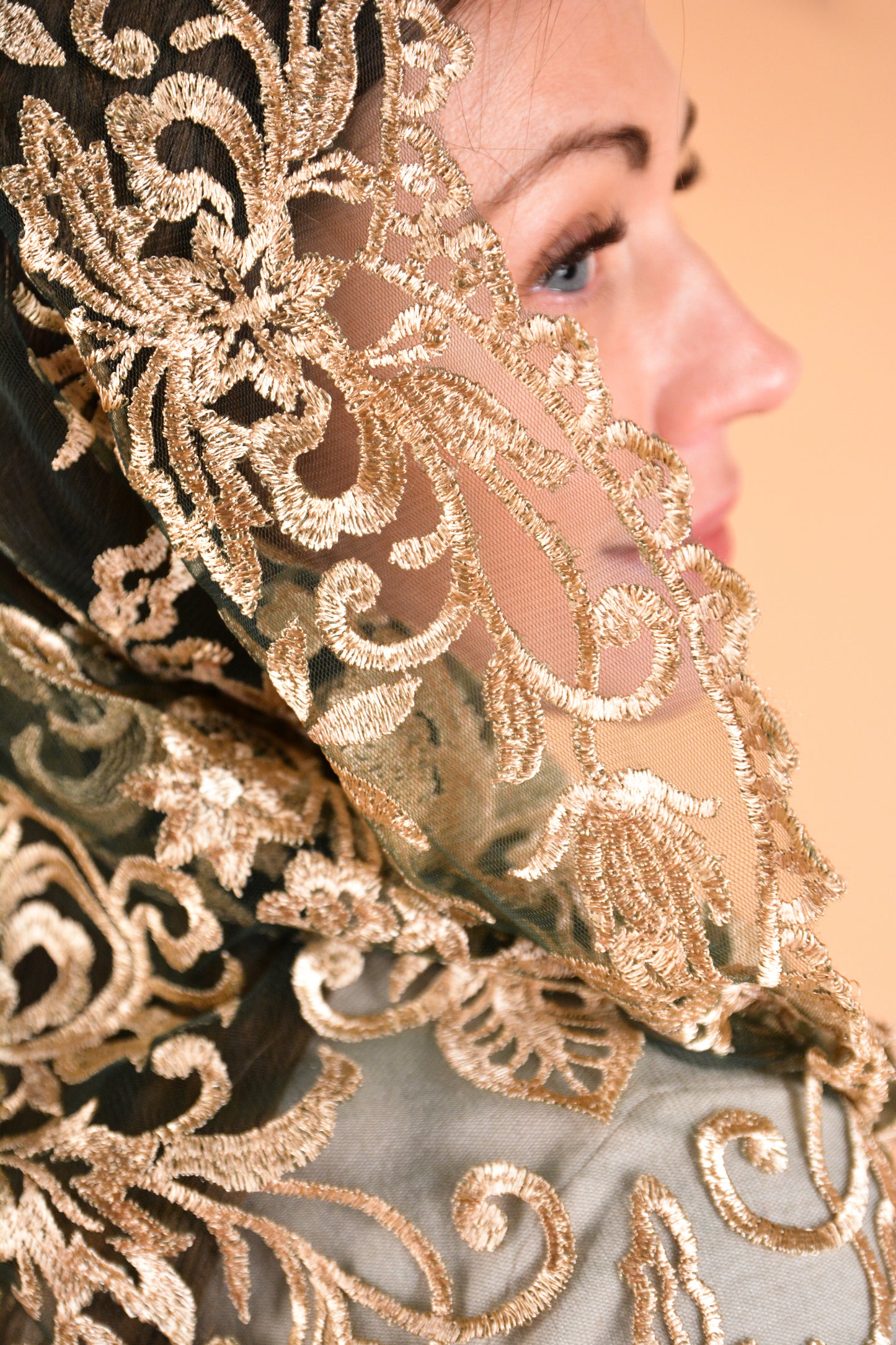 INFINITY SHAPE GREEN VEIL - MariaVeils