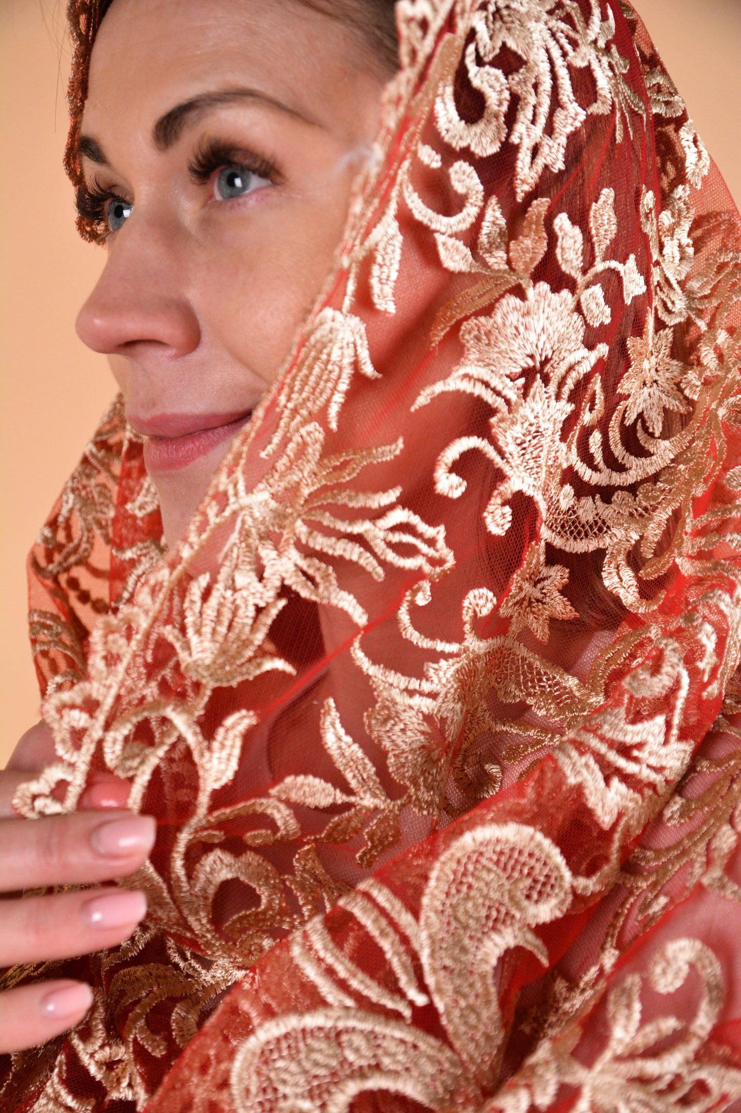 GOLD & RED INFINITY VEIL - MariaVeils