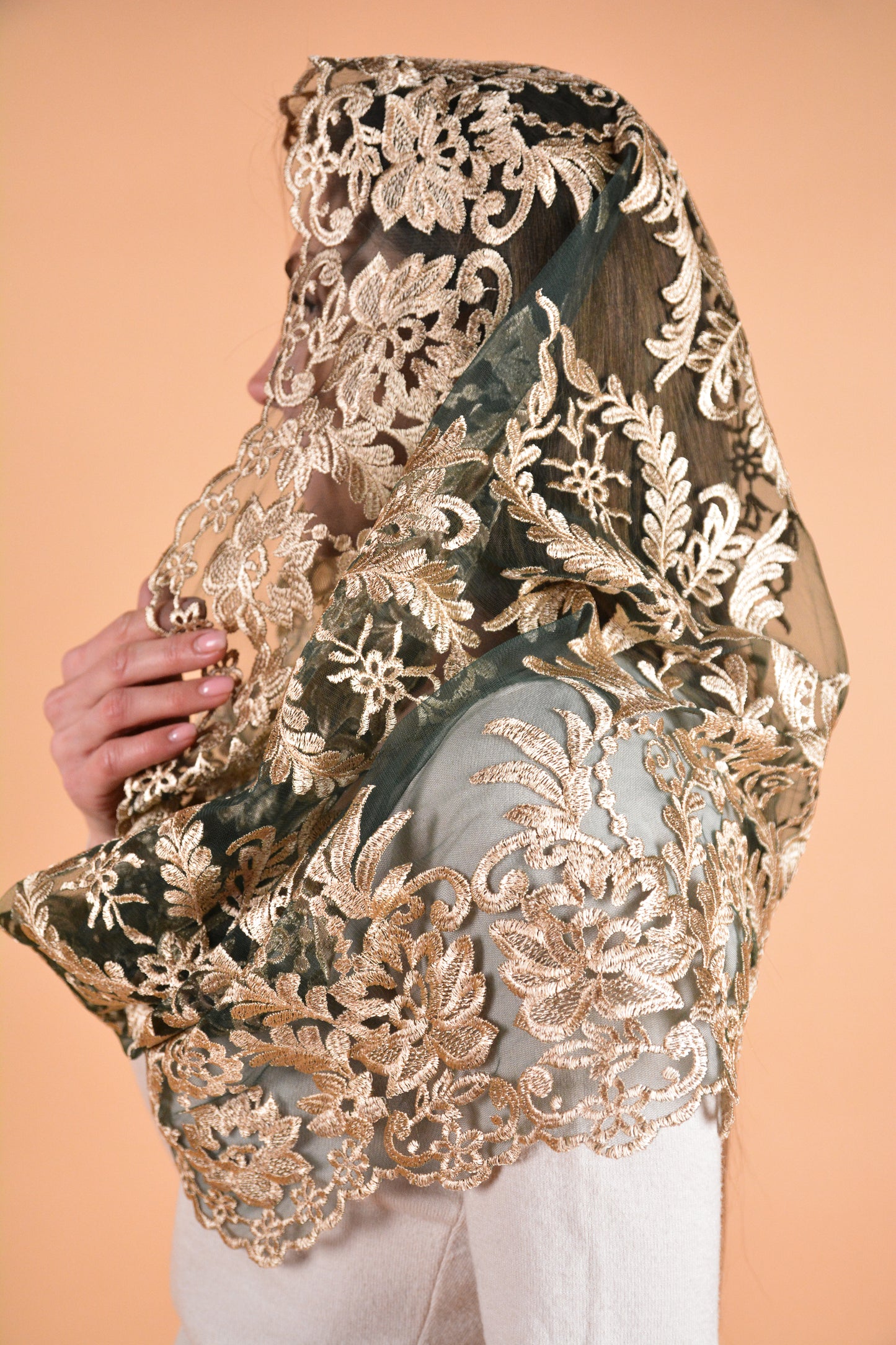 GOLD & GREEN MANTILLA - MariaVeils