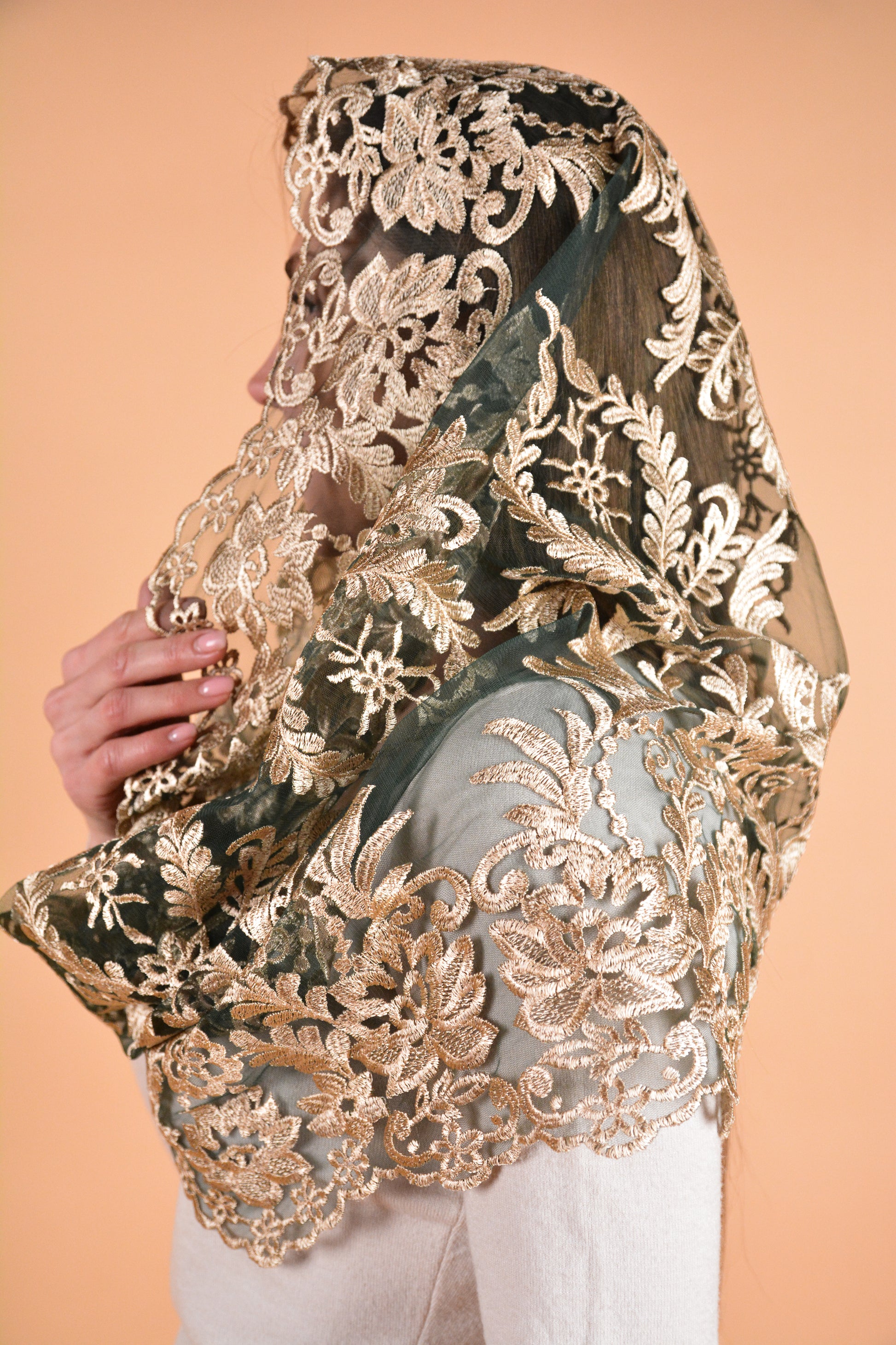 GOLD & GREEN MANTILLA - MariaVeils