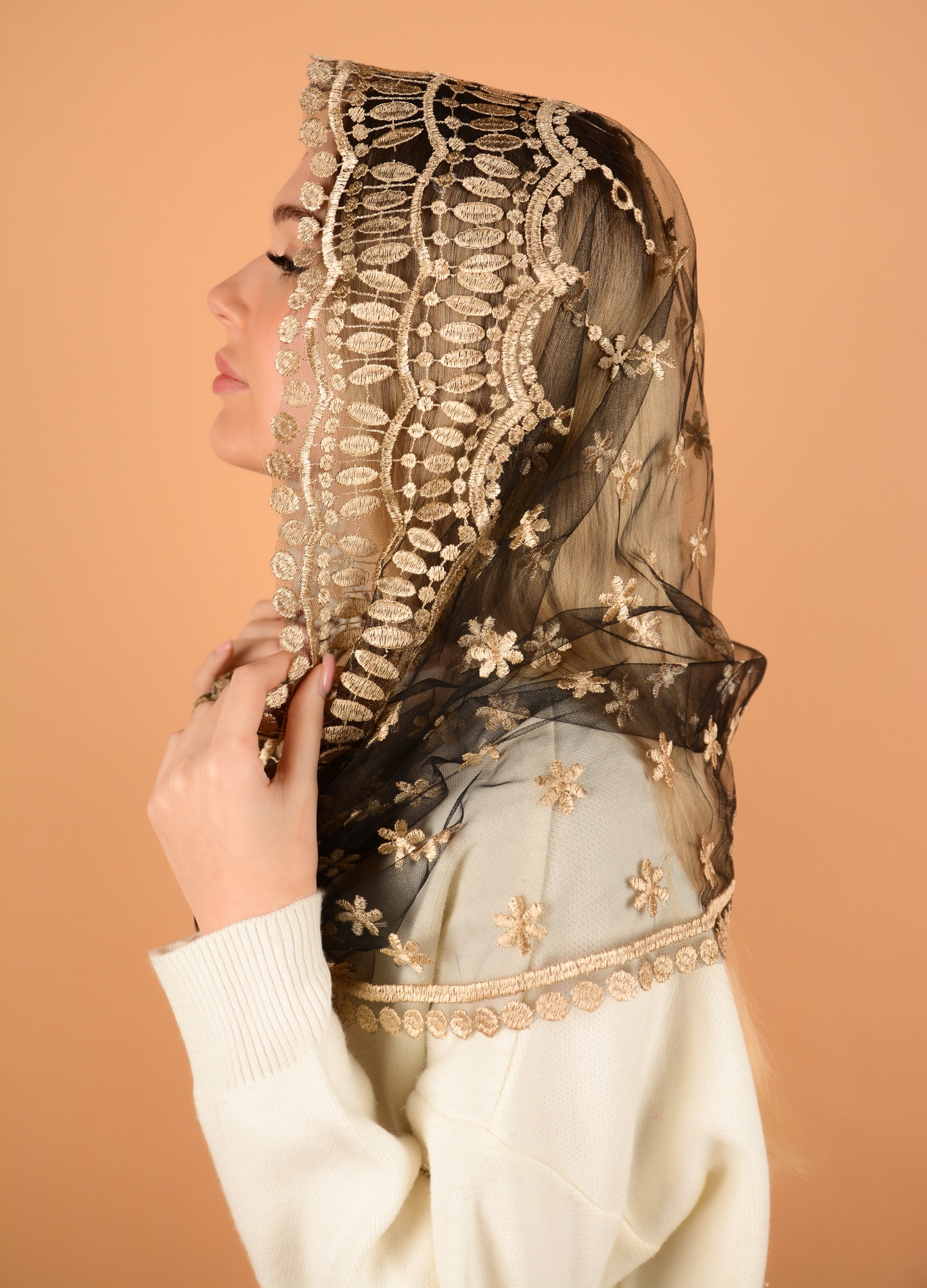 INFINITY GOLD MANTILLA - MariaVeils