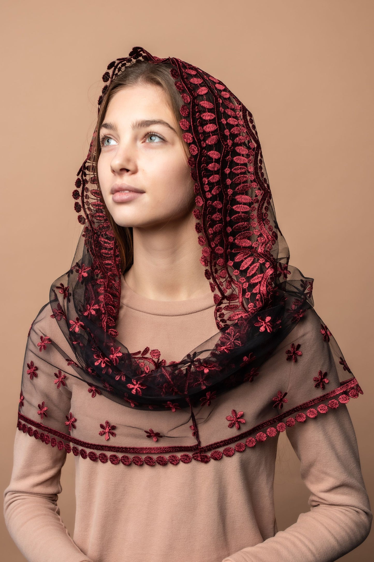 Infinity chapel veil with lace edge - MariaVeils
