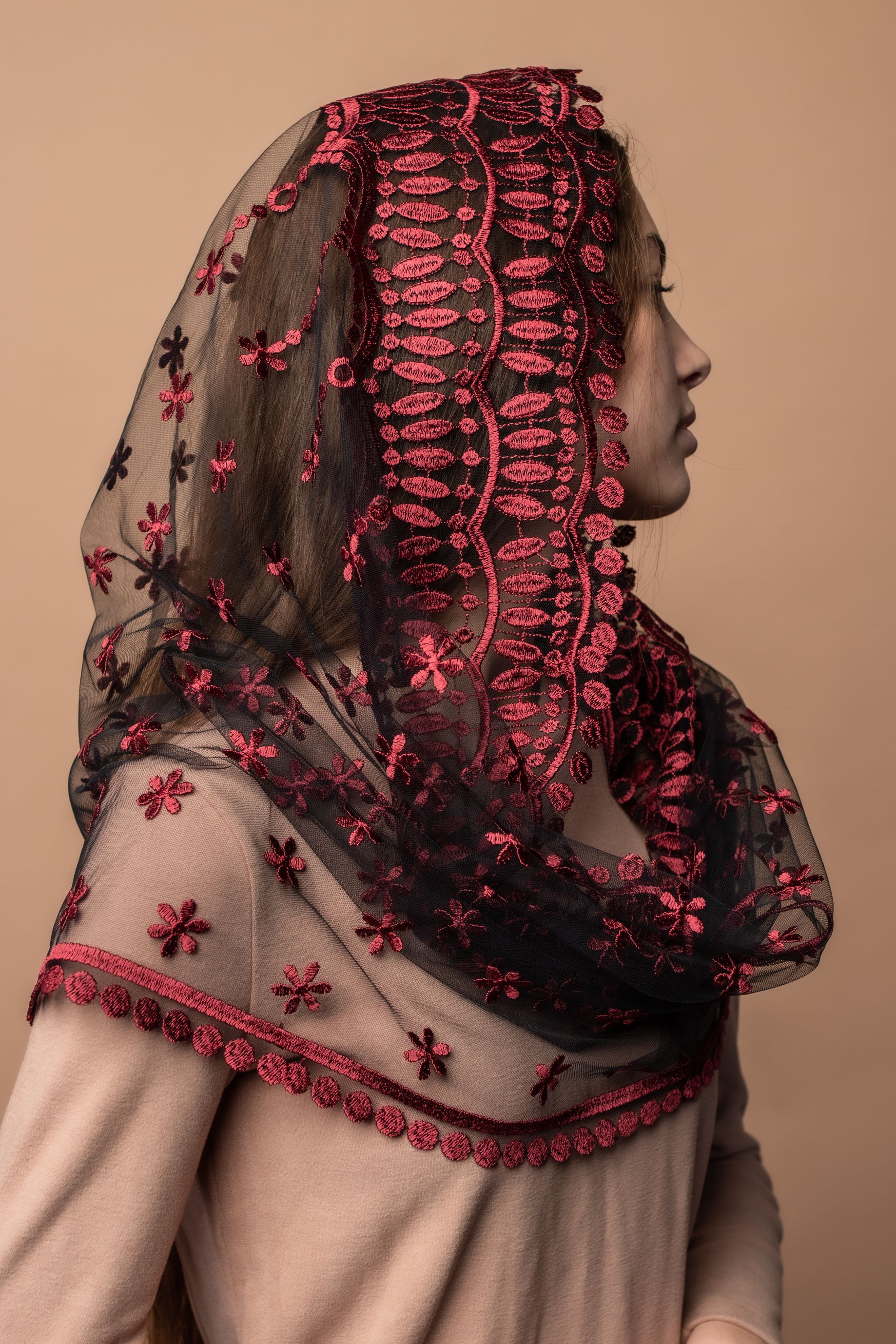 Infinity chapel veil with lace edge - MariaVeils
