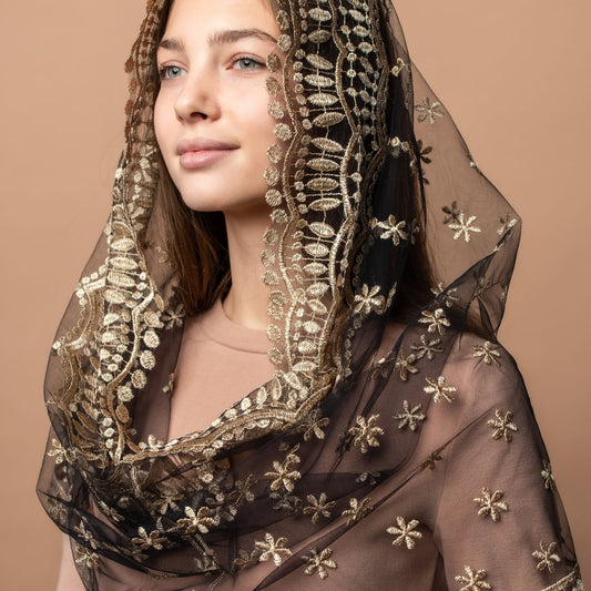 Infinity chapel veil with lace edge - MariaVeils