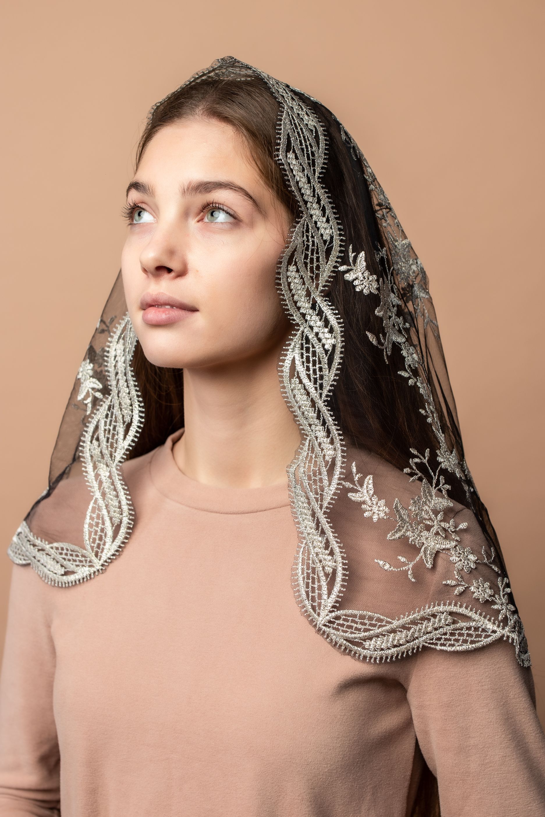 Short gold chapel veil - MariaVeils