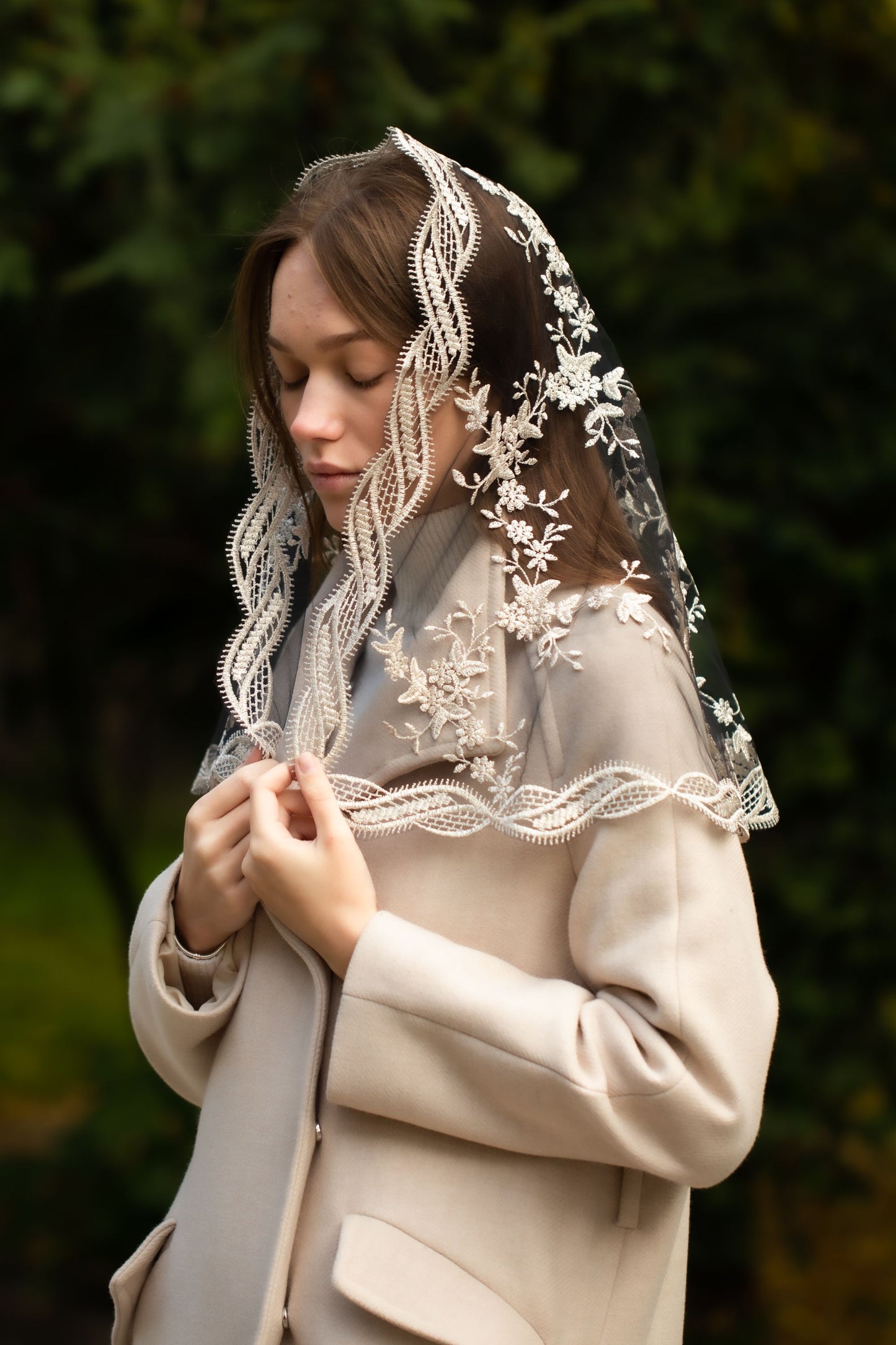 Short gold chapel veil - MariaVeils