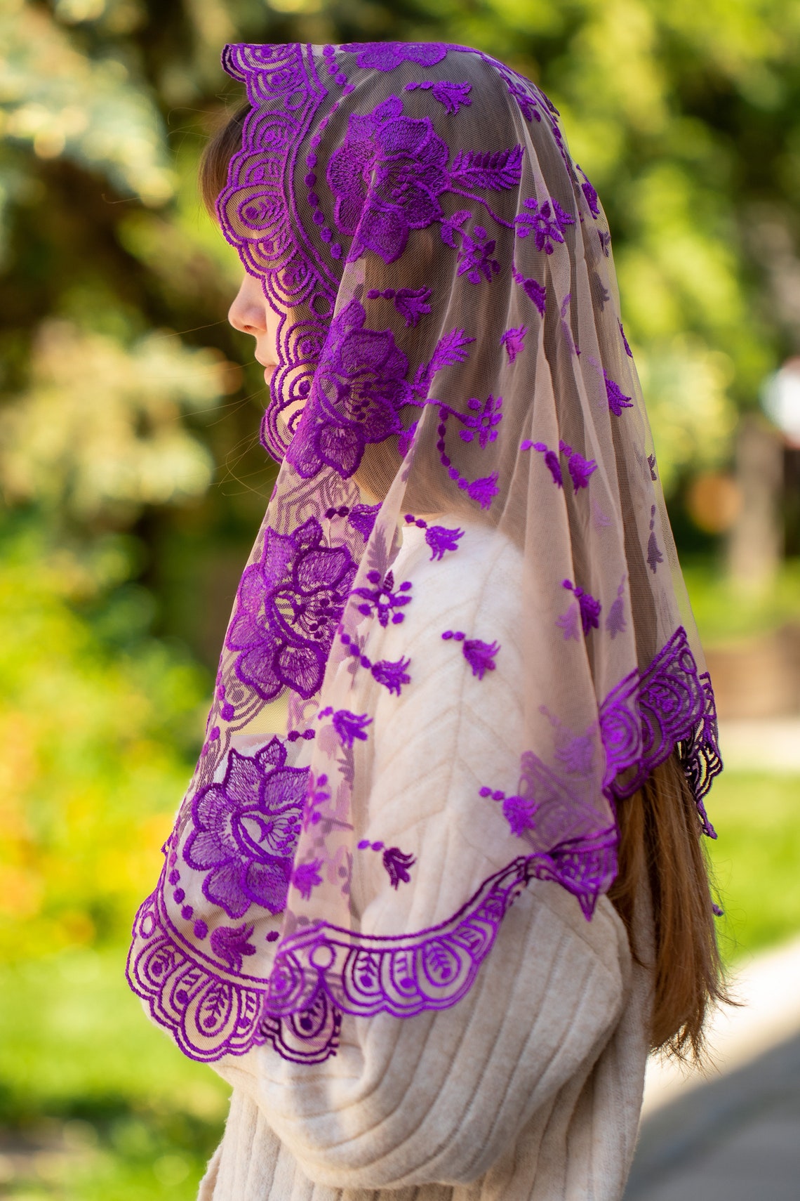 Long lace mantilla in purple color - MariaVeils
