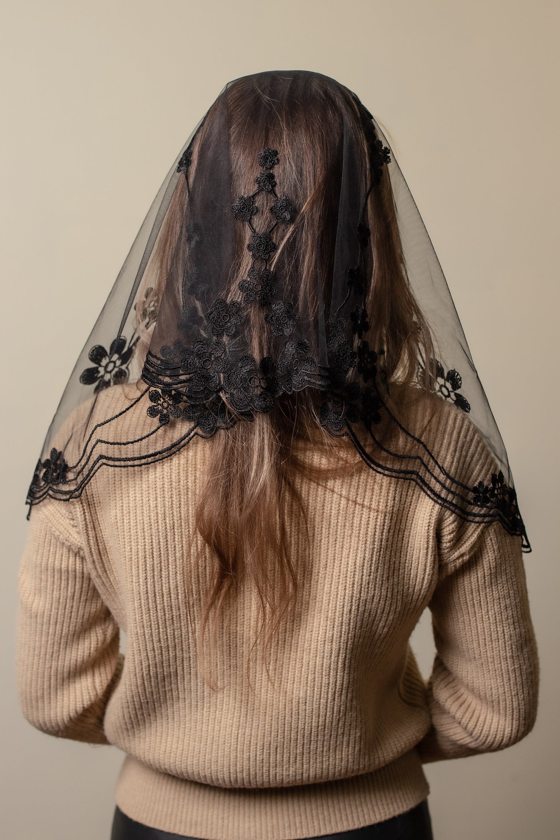 BESTSELLER veil| Black chapel veil with floral design - Maria Veils